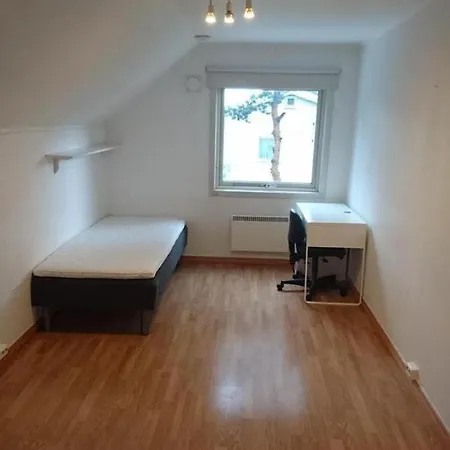 Attic With 3 Bedrooms 公寓 *